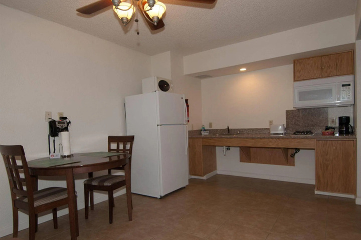 SUNNYVALE GARDEN SUITES HOTEL 29 PALMS A