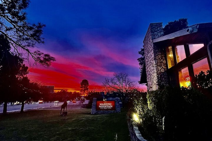 Majestic Mountain Inn