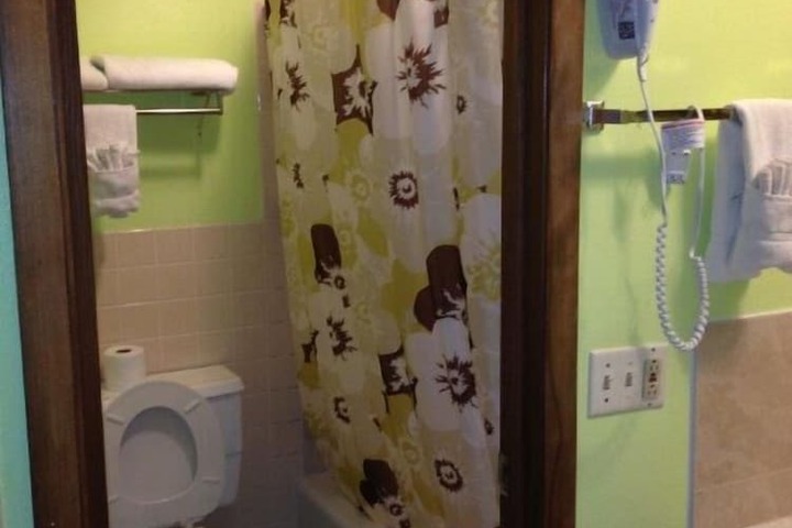 Room 10 of 21