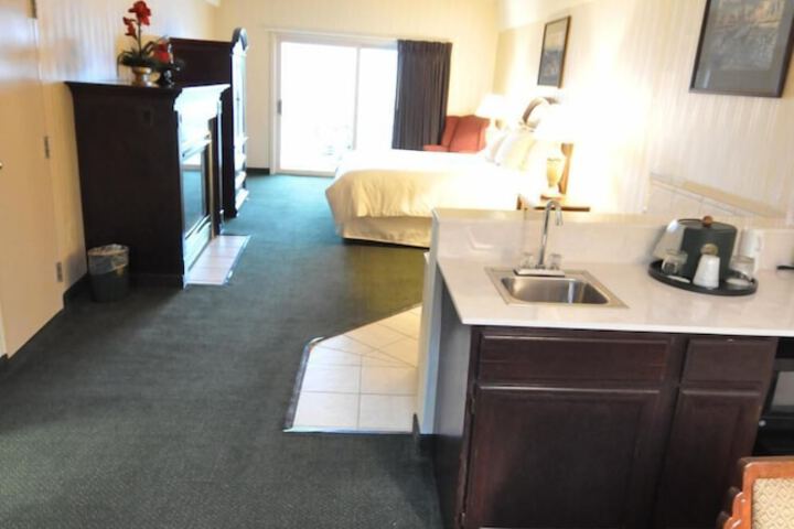 Room 12 of 35