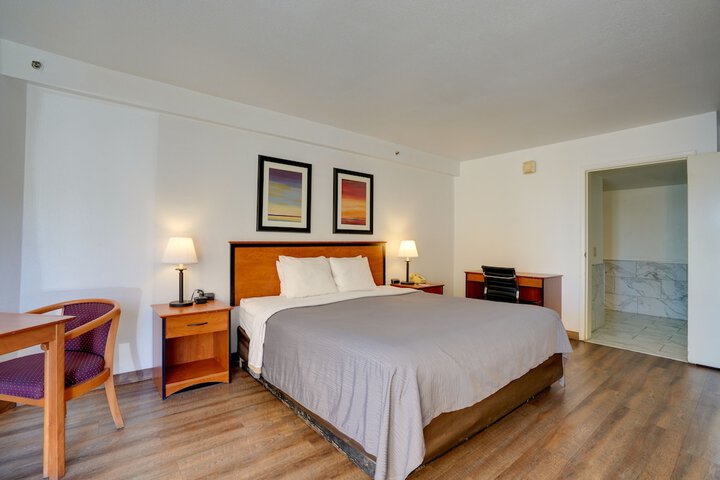 Room 14 of 16