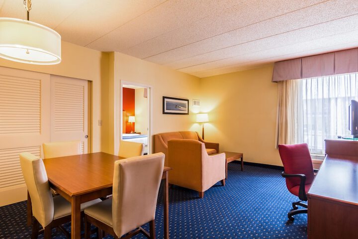 Room 21 of 40