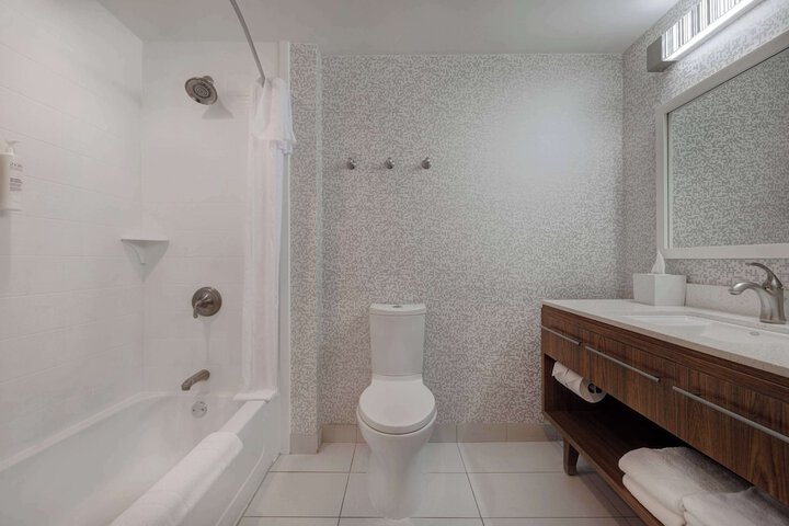 Room 32 of 45