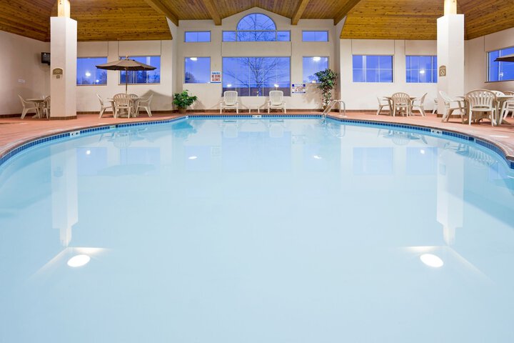 Pool 5 of 65