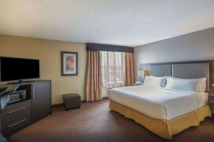 Room 13 of 20