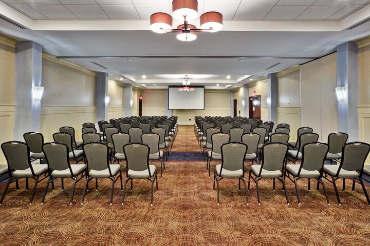 Holiday Inn Detroit Metro Airport by IHG
