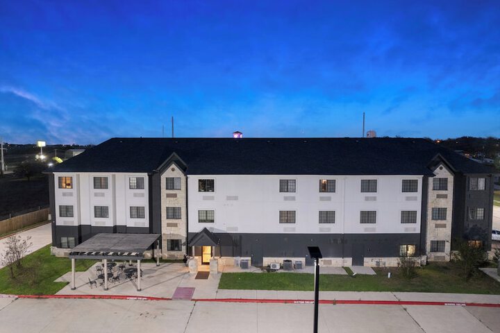 Garner Hotel Gonzales by IHG