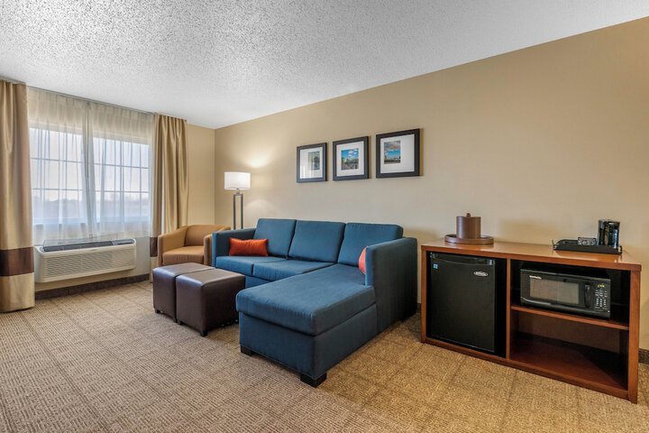 Comfort Suites Cedar Falls Industrial Park