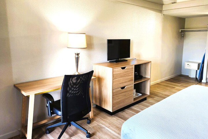Room 17 of 22