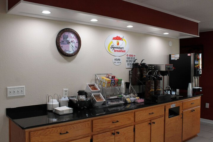 Breakfast/Coffee Service 20 of 21