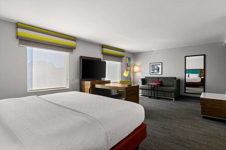 Room 30 of 37