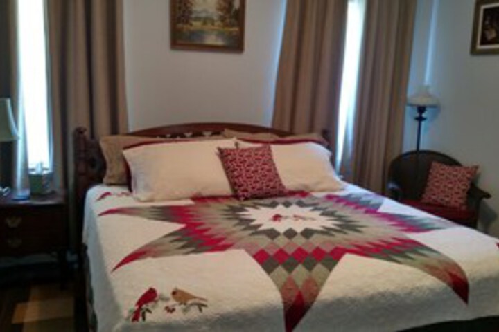 FOUR MILE BED & BREAKFAST