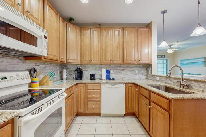 Bayside Resort -31568 Winterberry Pkwy. #305