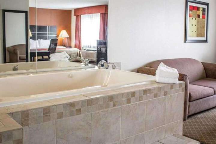 Hot Tub 49 of 50
