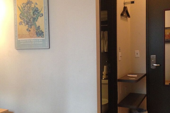 Room 42 of 71