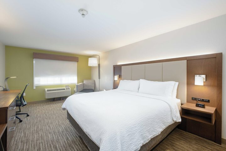 Holiday Inn Express Carlsbad by IHG