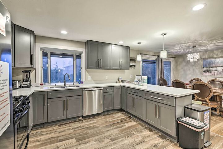Spacious Kent Home 17 Mi to Dtwn Seattle!