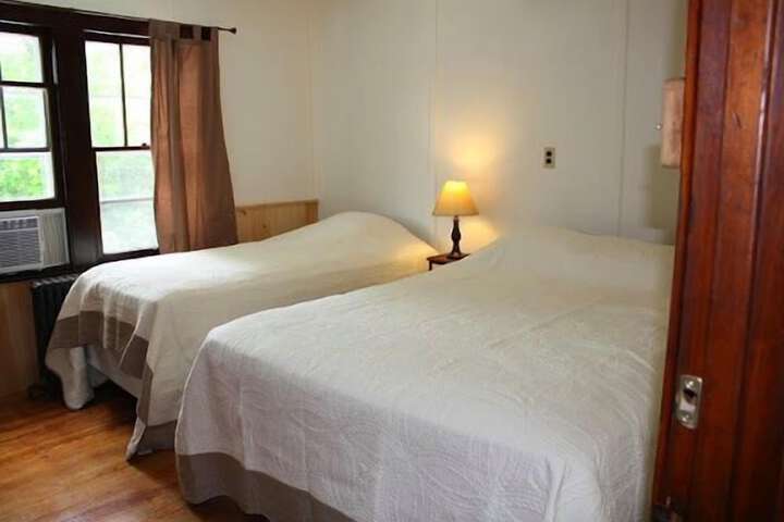 Room 34 of 156