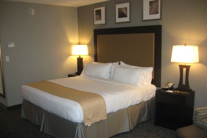 Room 62 of 103