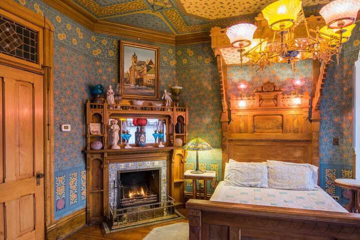 Room 9 of 42
