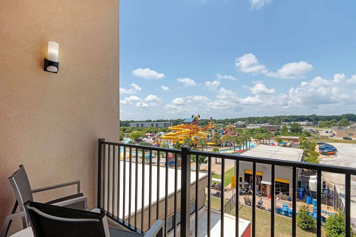 Best Western Plus Executive Residency Rigbys Water World Hotel