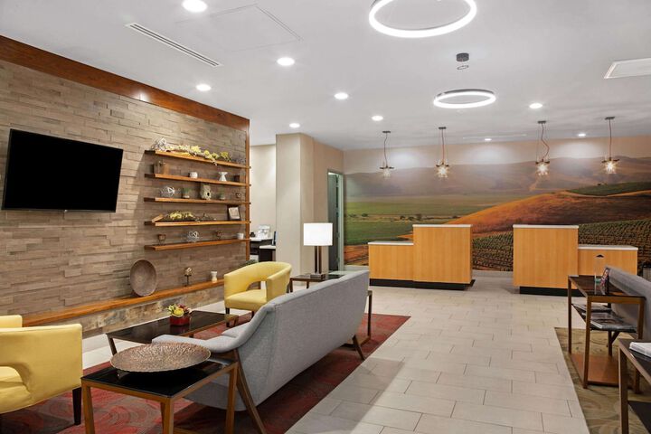 Hotel 8 of 47