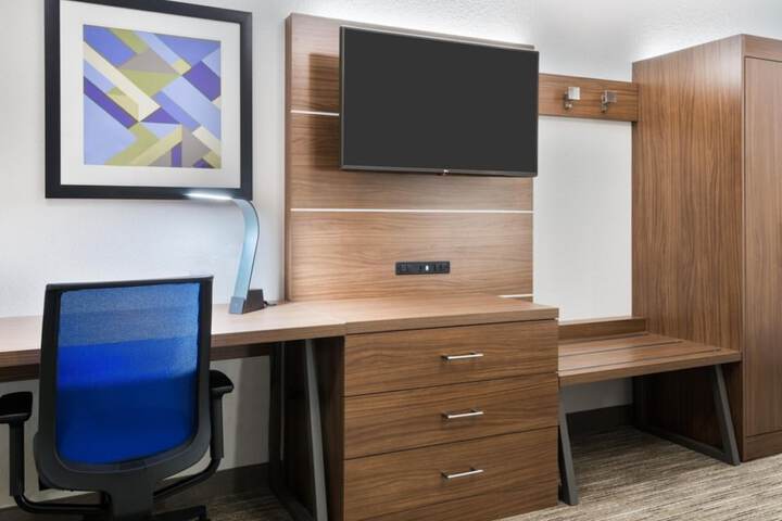 Holiday Inn Express & Suites Kokomo South by IHG