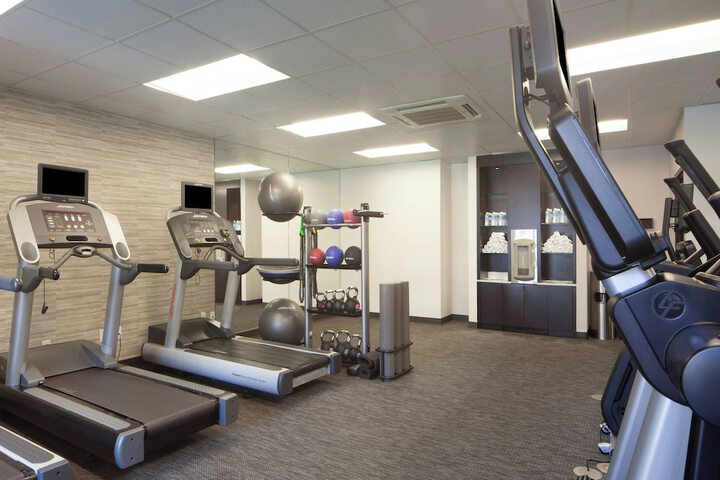 Courtyard by Marriott Oakland Airport