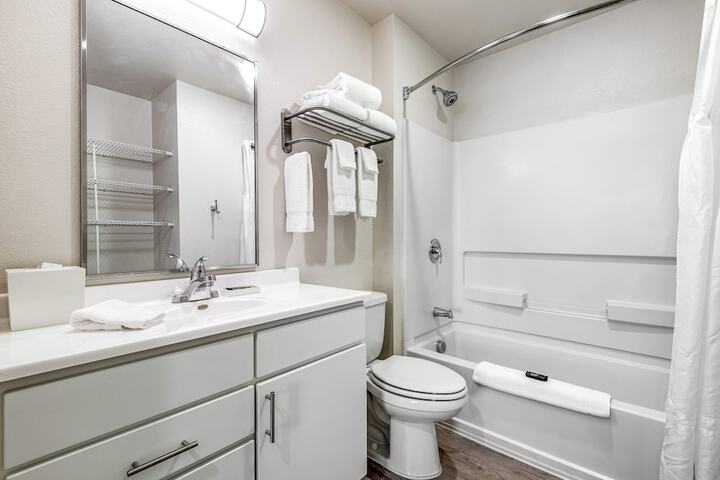 Room 10 of 25