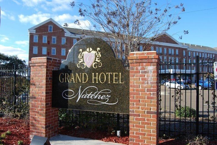 Natchez Grand Hotel & Suites on the River