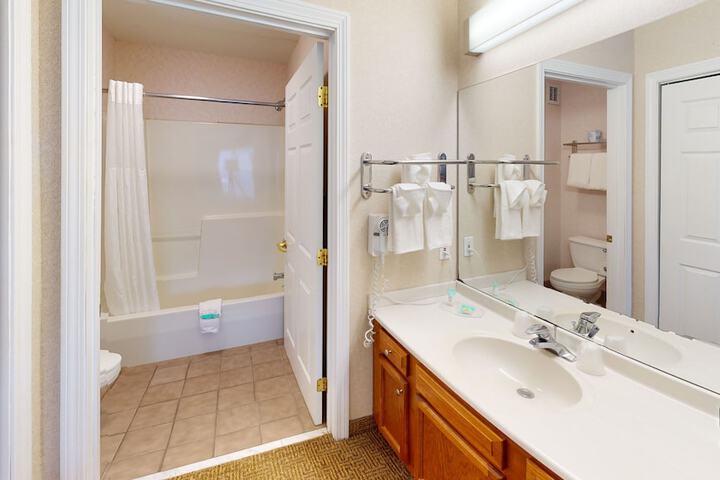 Smart Suites an Ascend Collection Hotel
