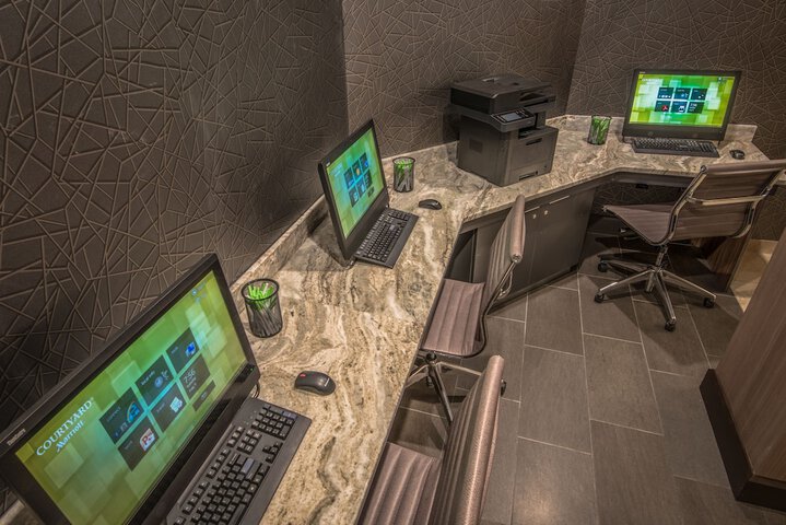 Business Center 44 of 46