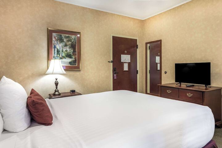 Room 49 of 87