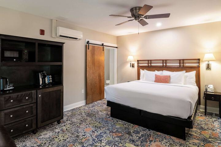 Room 108 of 113