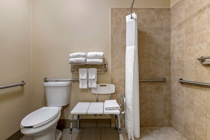 Comfort Inn & Suites Waterloo - Cedar Falls