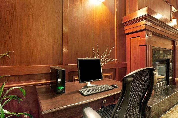 Business Center 19 of 19