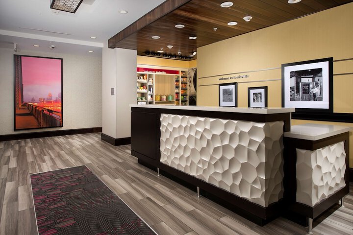Hampton Inn Louisville East / Hurstbourne