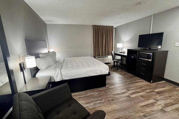 Room 11 of 23