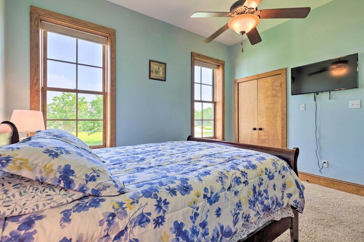 Bright Waveland Home - Walk to Beach Access!