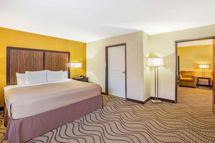 Room 28 of 54
