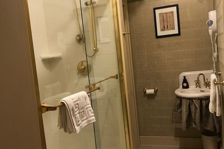 Room 8 of 31