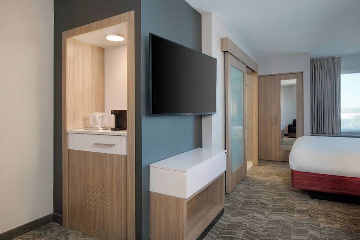 Room 16 of 27