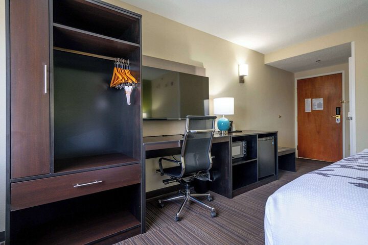 Room 12 of 28