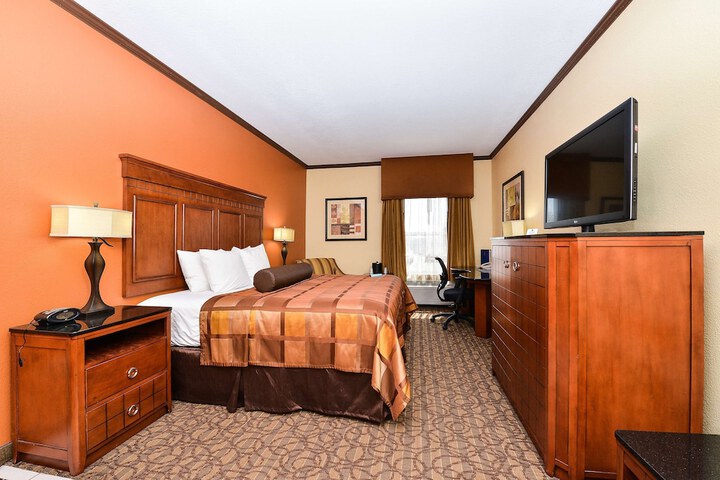 Room 11 of 18