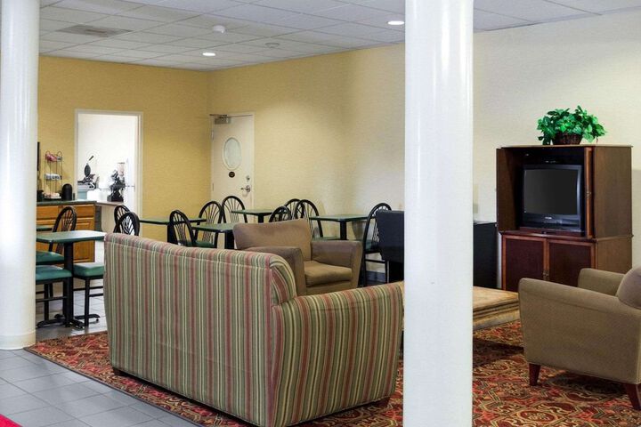 Hotel Interior 9 of 24
