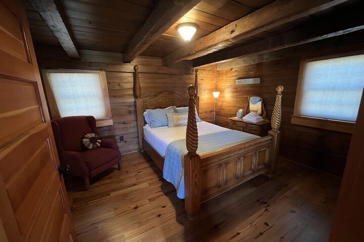 Room 40 of 49