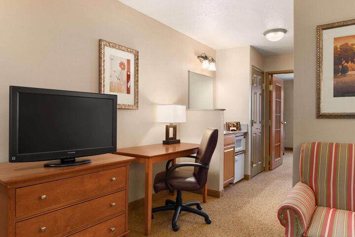 Country Inn & Suites by Radisson Sycamore, IL