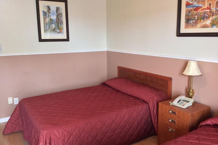 Room 21 of 35