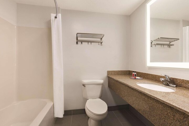 Room 15 of 21
