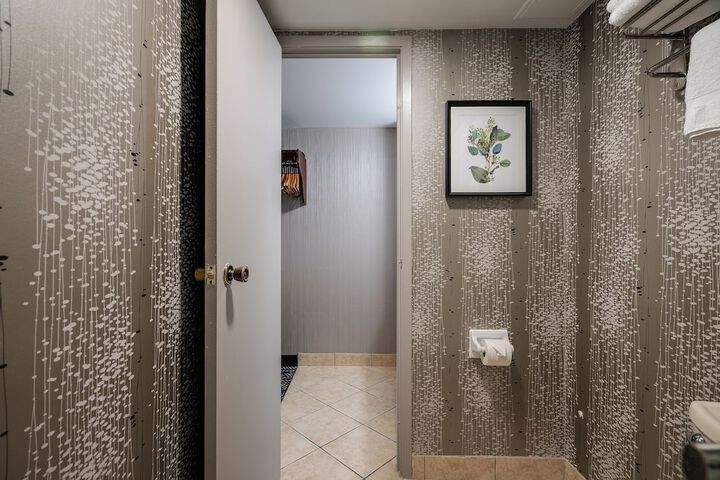 Room 60 of 78